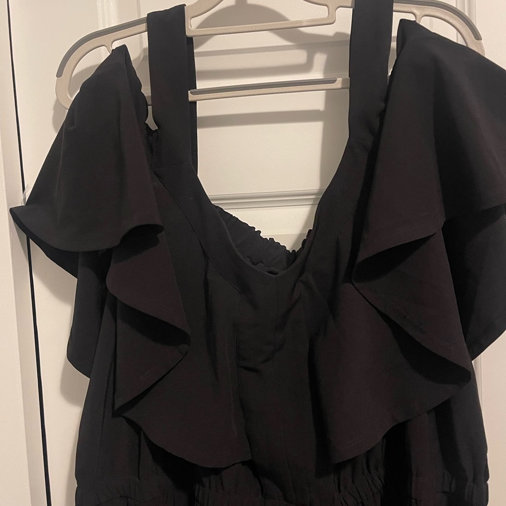 Lane Bryant Cold Shoulder Jumpsuit.  Strappy sleeve shoulder.  Black.  Size 26. - Picture 3 of 8